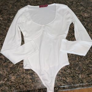 US 4/UK8 Boohoo white bodysuit